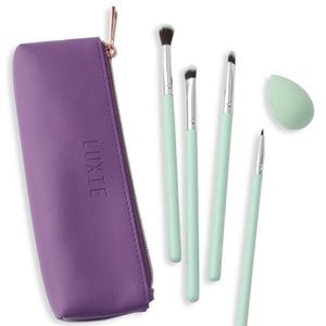 Luxie 5 pc floral set with pouch